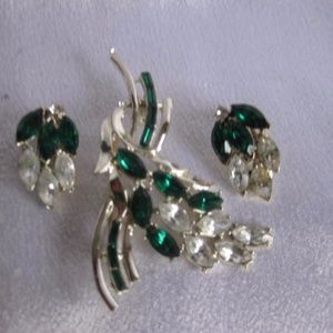 Vintage Ladies Costume Emerald Green Earrings and